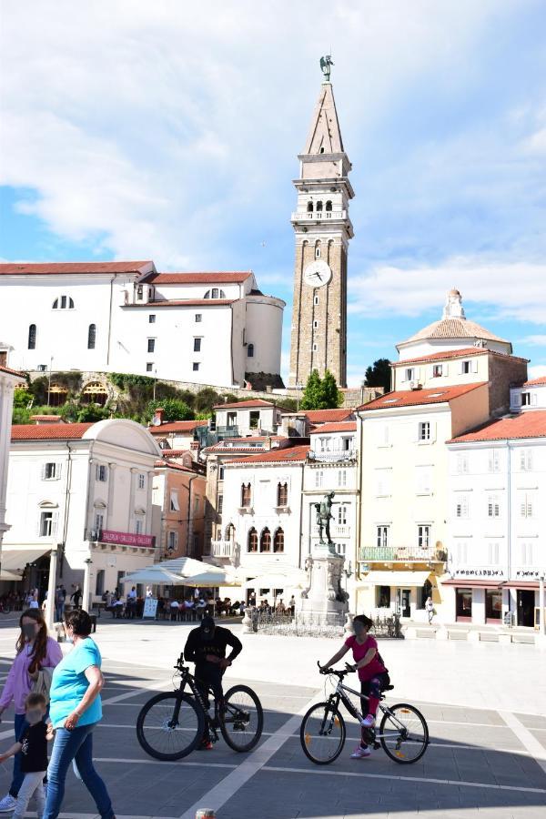 Apartments Rosso Piran. Buitenkant foto